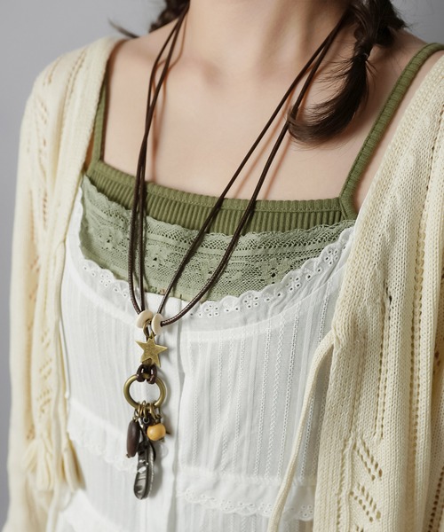 SPINNS（スピンズ）の「紐ネックレス/羽根/NEO森ガール/フェアリーグランジ（ネックレス・レディース・ブラウン・ONESIZE）」の3枚目の写真