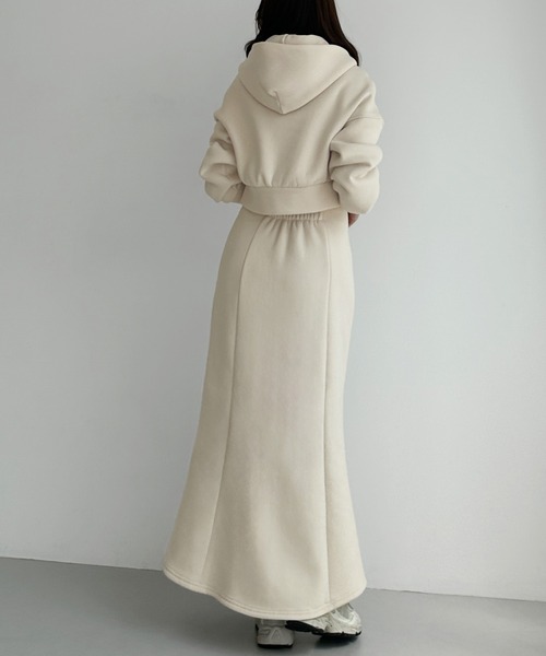 Louere（ルエレ）の「裏起毛スウェットショートパーカー+スリットマーメイドスカートSET[高身長サイズMT/低身長サイズS有り]（セットアップ・レディース・アイボリー/ブラック/杢グレー/ネイビー/チャコール・MEDIUM/SMALL/X-LARGE/LARGE/MT）」の9枚目の写真