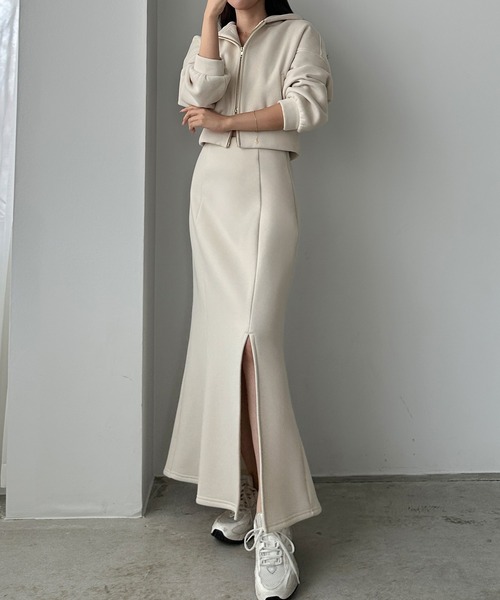 Louere（ルエレ）の「裏起毛スウェットショートパーカー+スリットマーメイドスカートSET[高身長サイズMT/低身長サイズS有り]（セットアップ・レディース・アイボリー/ブラック/杢グレー/ネイビー/チャコール・MEDIUM/SMALL/X-LARGE/LARGE/MT）」の12枚目の写真