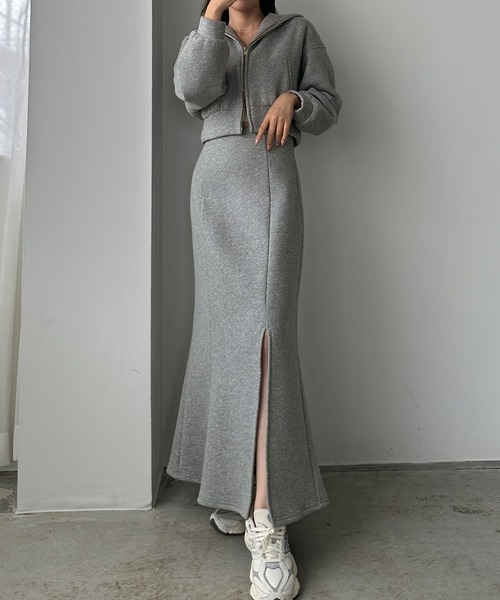 Louere（ルエレ）の「裏起毛スウェットショートパーカー+スリットマーメイドスカートSET[高身長サイズMT/低身長サイズS有り]（セットアップ・レディース・アイボリー/ブラック/杢グレー/ネイビー/チャコール・MEDIUM/SMALL/X-LARGE/LARGE/MT）」の15枚目の写真