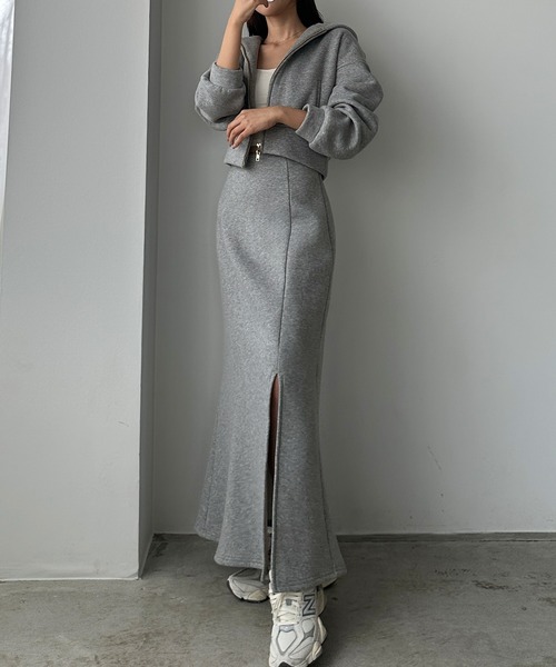 Louere（ルエレ）の「裏起毛スウェットショートパーカー+スリットマーメイドスカートSET[高身長サイズMT/低身長サイズS有り]（セットアップ・レディース・アイボリー/ブラック/杢グレー/ネイビー/チャコール・MEDIUM/SMALL/X-LARGE/LARGE/MT）」の14枚目の写真