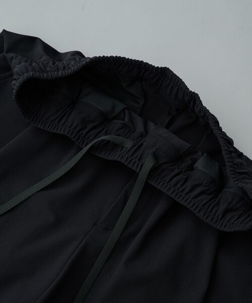 PUBLIC TOKYO(パブリックトウキョウ)の「〈セットアップ対応〉接触冷感 | Air tool イージーショーツ(その他パンツ・メンズ・ブラック/ダークグレー・1/2)」の8枚目の写真