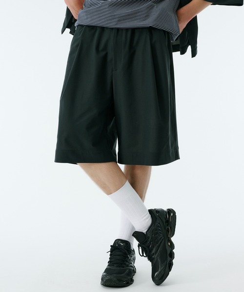 PUBLIC TOKYO(パブリックトウキョウ)の「〈セットアップ対応〉接触冷感 | Air tool イージーショーツ(その他パンツ・メンズ・ブラック/ダークグレー・1/2)」の1枚目の写真