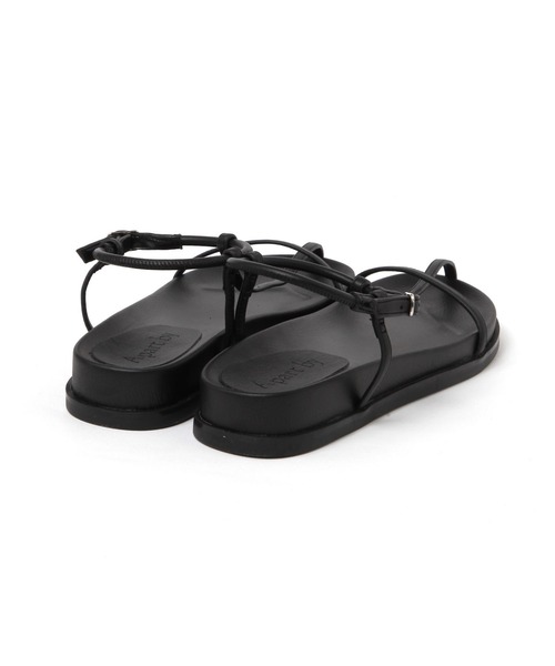 A part by(アパートバイ)の「ストラップボリュームサンダル(サンダル・レディース・ブラック/オフホワイト・MEDIUM/LARGE)」の9枚目の写真