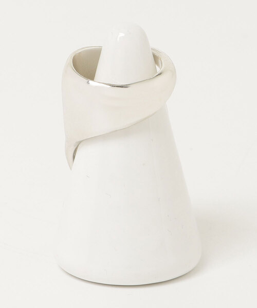 loni（ロニ）の「(loni)Benjamin asymmetry ring（リング・レディース・シルバー/ゴールド・13）」の3枚目の写真