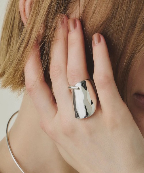loni（ロニ）の「(loni)Benjamin asymmetry ring（リング・レディース・シルバー/ゴールド・13）」の9枚目の写真
