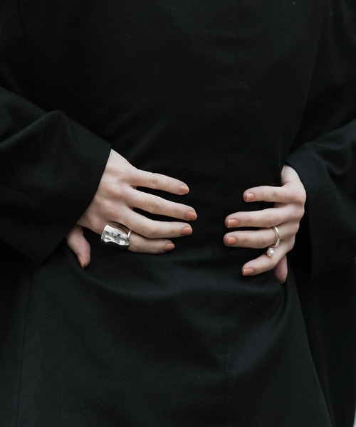 loni（ロニ）の「(loni)Benjamin asymmetry ring（リング・レディース・シルバー/ゴールド・13）」の15枚目の写真