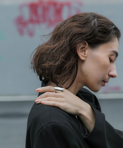 loni（ロニ）の「(loni)Benjamin asymmetry ring（リング・レディース・シルバー/ゴールド・13）」の22枚目の写真