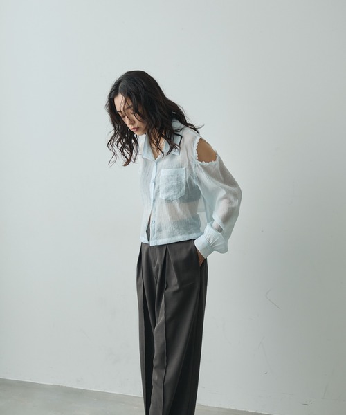 Lunea（ルネア）の「レースオープンショルダーシアーシャツ（シャツ/ブラウス・レディース・ホワイト/ブルー・FREE）」の11枚目の写真