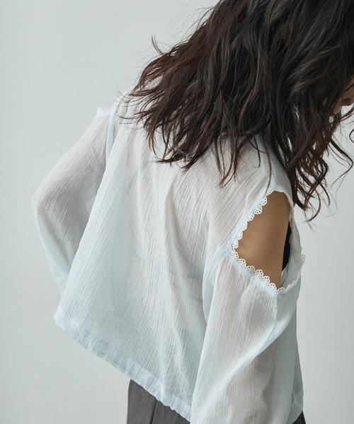 Lunea（ルネア）の「レースオープンショルダーシアーシャツ（シャツ/ブラウス・レディース・ホワイト/ブルー・FREE）」の15枚目の写真