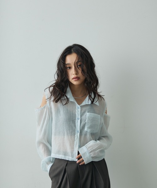 Lunea（ルネア）の「レースオープンショルダーシアーシャツ（シャツ/ブラウス・レディース・ホワイト/ブルー・FREE）」の7枚目の写真