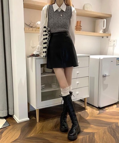 urge:(アージコロン )の「【URGE:】合成皮革 台形 ミニ スカート(スカート・レディース・ブラウン/アイボリー/ブラック・SMALL/MEDIUM/LARGE/X-LARGE)」の15枚目の写真