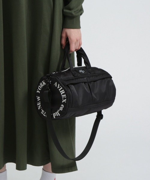AVIREX(アヴィレックス)の「《直営店限定》POCKET MINI DUFFLE BAG/ポケットミニダッフルバッグ(ボストンバッグ・レディース・カモフラージュ/ブラック/グレー・F)」の2枚目の写真