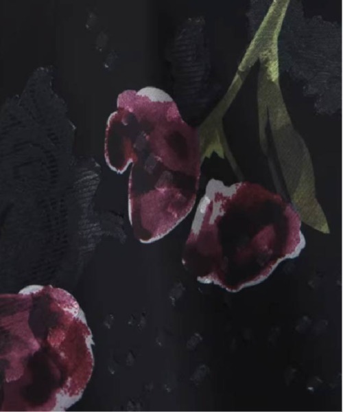 LA POMME petit(ラポミ・プチ)の「Vintage Floral Print Mesh Skirt(スカート・レディース・ブラック/ブルー・LARGE/MEDIUM/SMALL)」の6枚目の写真