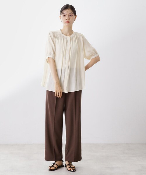 THE SHOP TK (ザ ショップ ティーケー )の「【インしなくも決まる】サテンギャザー5分袖ブラウス(シャツ/ブラウス・レディース・アイボリー/グリーン/ネイビー・12/13)」の6枚目の写真