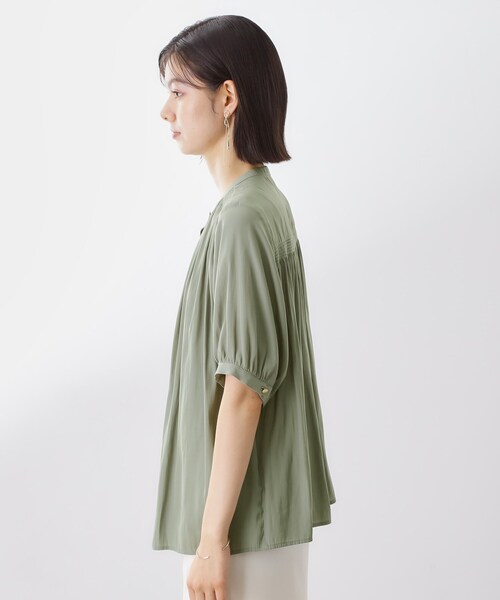 THE SHOP TK (ザ ショップ ティーケー )の「【インしなくも決まる】サテンギャザー5分袖ブラウス(シャツ/ブラウス・レディース・アイボリー/グリーン/ネイビー・12/13)」の17枚目の写真