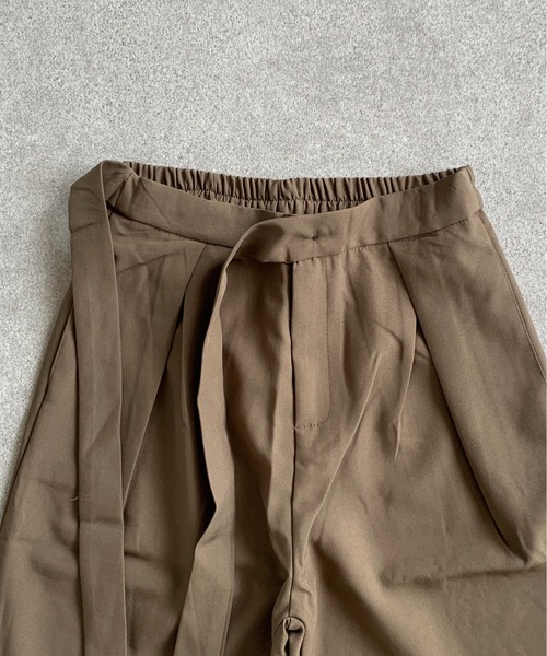 SHEPP(シープ)の「ウエストリボンデザイン タックワイドスラックス(スラックス・レディース・ブラック/グレー/ピンク/ブラウン/グリーン・L/M/S)」の11枚目の写真