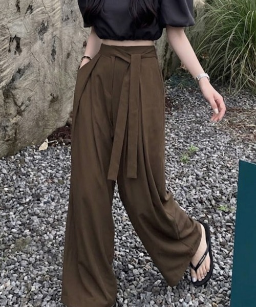 SHEPP(シープ)の「ウエストリボンデザイン タックワイドスラックス(スラックス・レディース・ブラック/グレー/ピンク/ブラウン/グリーン・L/M/S)」の8枚目の写真