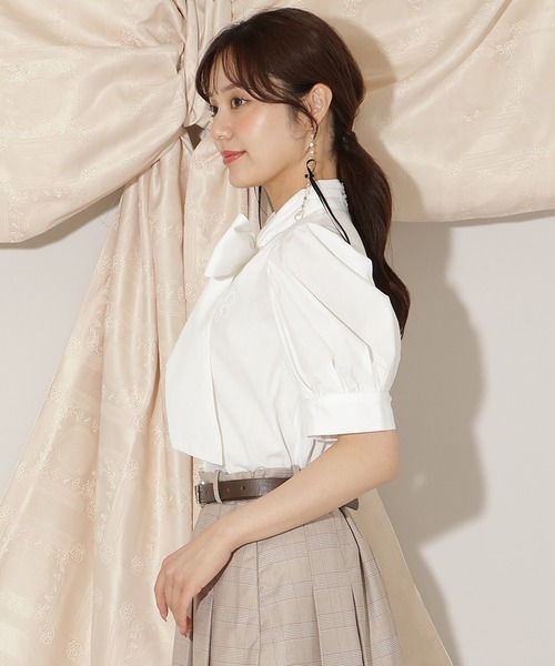 WILLSELECTION（ウィルセレクション）の「モノグラム刺しゅうリボンタイブラウス（シャツ/ブラウス・レディース・ブラック/オフホワイト・FREE）」の6枚目の写真