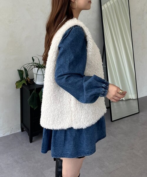 prose verse（プロズヴェール）の「フロントジップカーリーファーベスト（ベスト・レディース・アイボリー・LARGE/MEDIUM）」の20枚目の写真