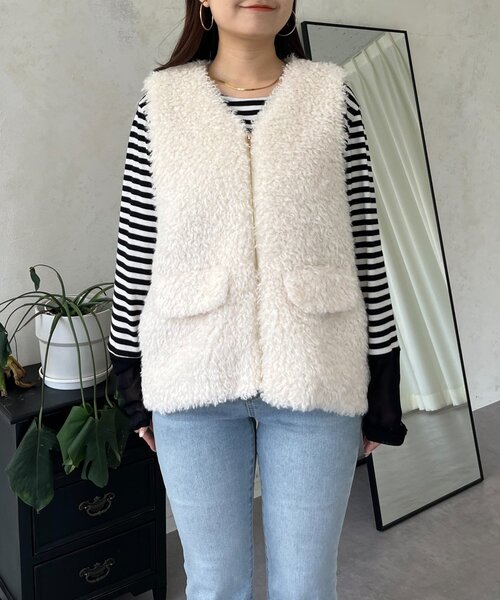 prose verse（プロズヴェール）の「フロントジップカーリーファーベスト（ベスト・レディース・アイボリー・LARGE/MEDIUM）」の4枚目の写真