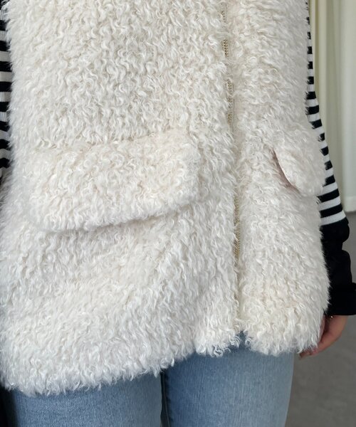 prose verse（プロズヴェール）の「フロントジップカーリーファーベスト（ベスト・レディース・アイボリー・LARGE/MEDIUM）」の8枚目の写真