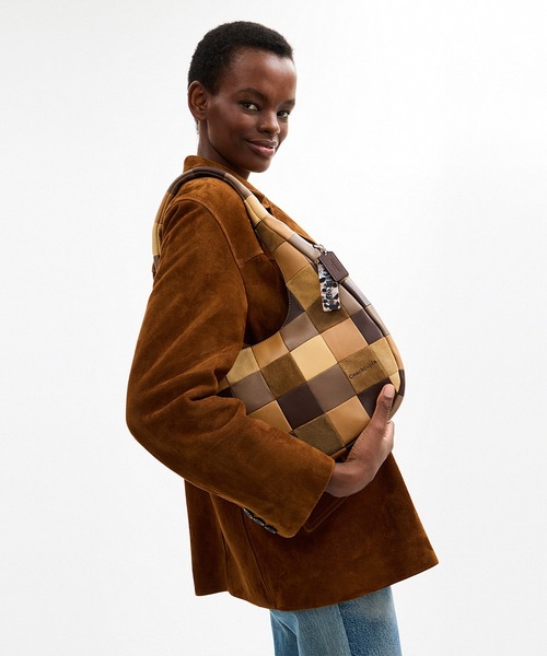 Coachtopia（コーチトピア）の「オルター／エゴ クレセント ショルダー バッグ（ショルダーバッグ・レディース・ブラウン系その他/ブラウン系その他3/ブラウン系その他4・ONE）」の4枚目の写真