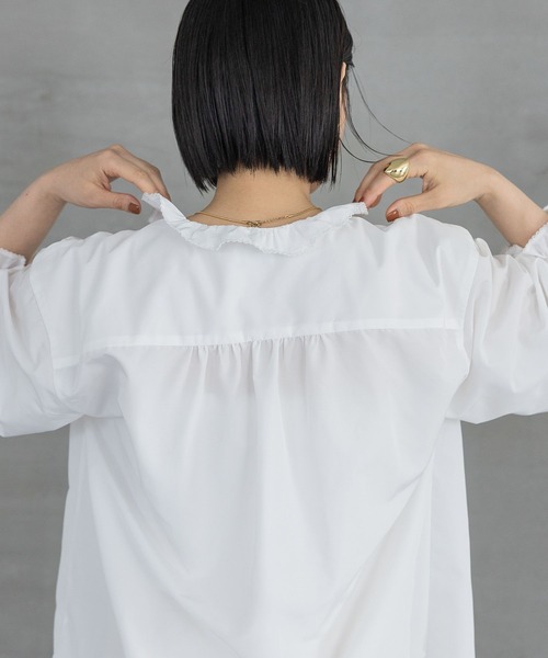 A part by（アパートバイ）の「フリル2WAYブラウス（シャツ/ブラウス・レディース・アイボリー/ブラック・FREE）」の8枚目の写真