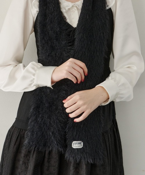idem(イデム)の「slim knit shaggy muffler / スリムシャギーマフラー(マフラー・レディース・ブラック/アイボリー・FREE)」の11枚目の写真