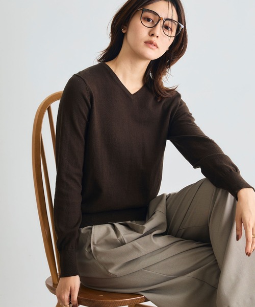 CROSS FUNCTION（クロスファンクション）の「《洗える》綿100％Vネックベーシックニット【CROSS FUNCTION/クロスファンクション】（ニット/セーター・レディース・チャコールグレー/ブラック/ブラウン/オフホワイト/カーキ/サックスブルー/ピンク/杢グレー・LL/M/L）」の5枚目の写真