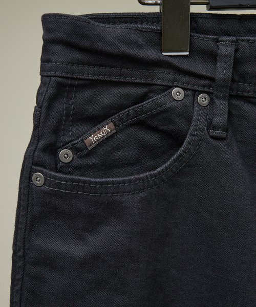 YANUK（ヤヌーク）の「【YANUK/ヤヌーク】PHILIP2 / スリムフィット テーパード デニム（デニムパンツ・メンズ・ブラック・32/29/30/31）」の4枚目の写真