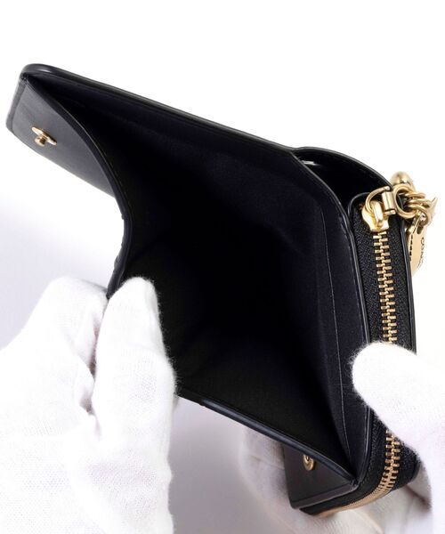 COACH(コーチ)の「エッセンシャル ビルフォールド ウォレット・チャーム(財布・レディース・ブラック系その他・ONE)」の2枚目の写真