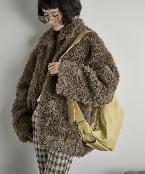 THE YOn（ザヨン）の「フェイクレザーワンショルダーバッグ（ショルダーバッグ・レディース・ブラック/イエロー/ブラウン・FREE）」の6枚目の写真