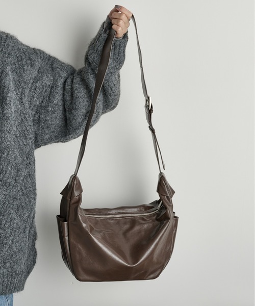 THE YOn（ザヨン）の「フェイクレザーワンショルダーバッグ（ショルダーバッグ・レディース・ブラック/イエロー/ブラウン・FREE）」の19枚目の写真