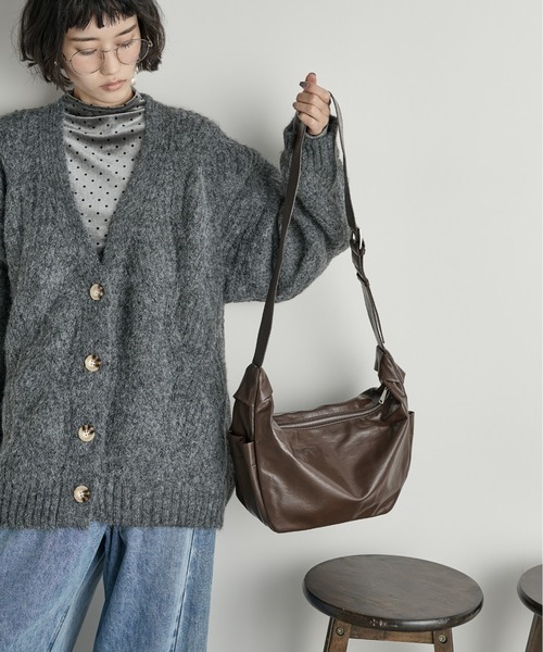 THE YOn（ザヨン）の「フェイクレザーワンショルダーバッグ（ショルダーバッグ・レディース・ブラック/イエロー/ブラウン・FREE）」の20枚目の写真