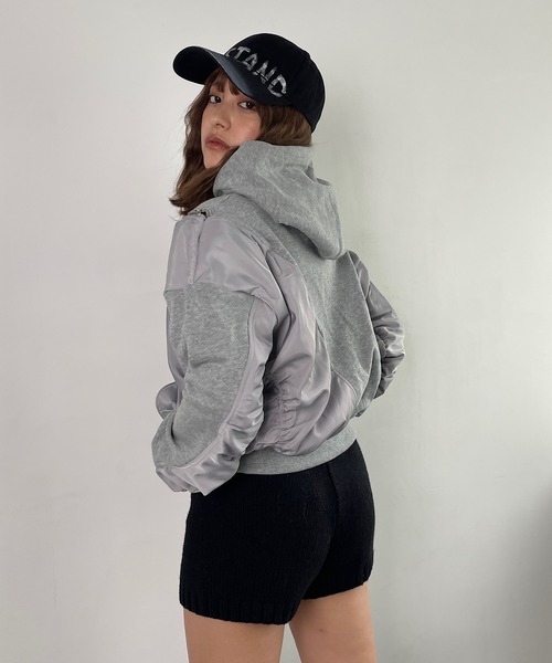 ROGER AND RAW(ロジャーアンドロウ)の「ナイロンドッキングスウェットフーディー(パーカー・レディース・グレー/ブラック×ブラック/グレー系その他/ブラック×カーキ・FREE)」の22枚目の写真