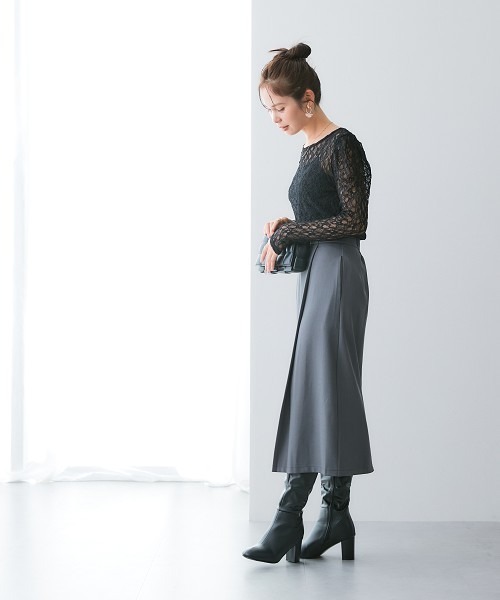 7days Life Styling(セブンデイズライフスタイリング)の「落ち感ドレープ素材ウエスト金ボタンラップ風タイトスカート(タテヨコストレッチ・しわになりにくい・速乾・UVカット)<大きいサイズ有>(スカート・レディース・グレー/ブラック・M/L/LL/3L)」の4枚目の写真