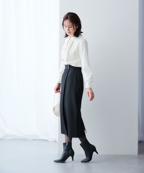 7days Life Styling(セブンデイズライフスタイリング)の「落ち感ドレープ素材ウエスト金ボタンラップ風タイトスカート(タテヨコストレッチ・しわになりにくい・速乾・UVカット)<大きいサイズ有>(スカート・レディース・グレー/ブラック・M/L/LL/3L)」の13枚目の写真