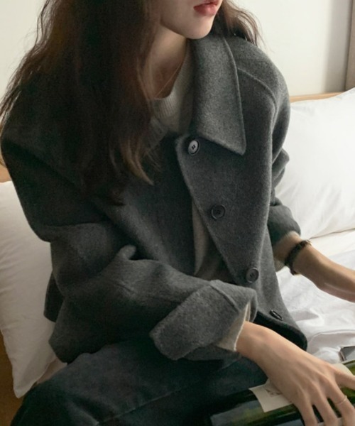 FREE STYLISTS(フリー スタイリスト)の「YUGA_YGMC wool short coat(ステンカラーコート・レディース・ライトグレー/オフホワイト/ブラック/ダークグレー・FREE)」の10枚目の写真