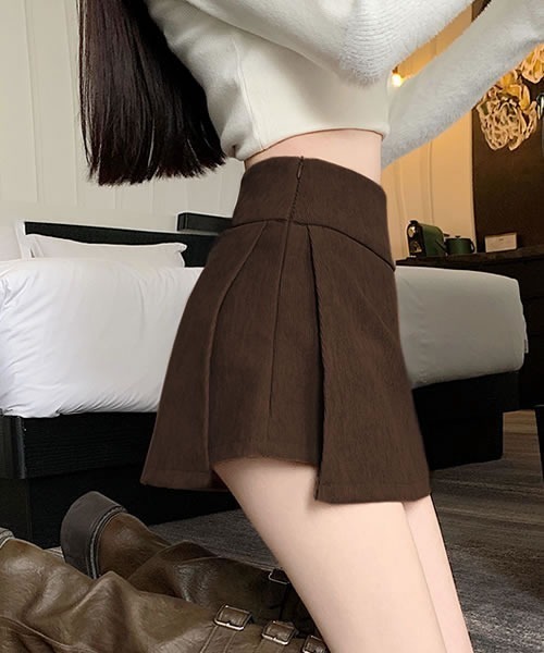 Pittok(ピットク)の「スカート風フレアショートパンツ(その他パンツ・レディース・ブラック/ブラウン・MEDIUM)」の9枚目の写真