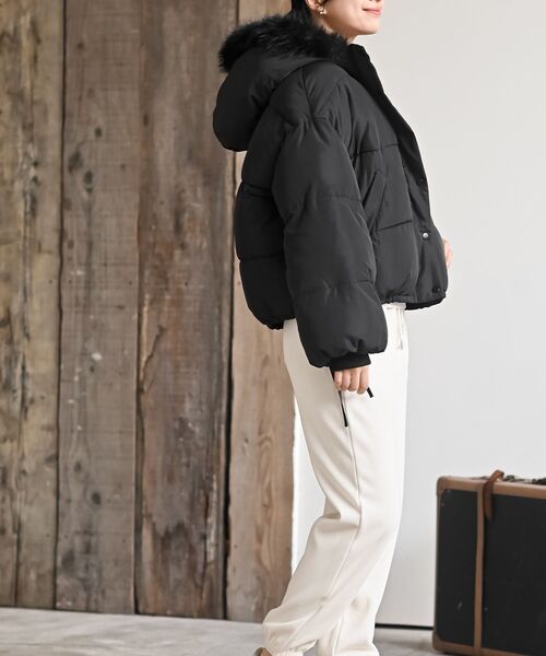 rps（アールピーエス）の「フェイクファーフード付き中綿ジャケット（ダウンジャケット/コート・レディース・ブラック/グレイッシュベージュ・フリー）」の14枚目の写真