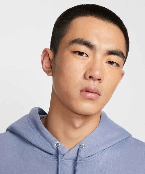 NIKE(ナイキ)の「ナイキ クラブ フリース メンズ オーバーサイズド フレンチ テリー プルオーバー パーカー / Nike Club Fleece Men's Oversized French Terry Pullover Hoodie HJ1817-499 World Indigo(パーカー・メンズ・ブルー系その他2・M/L/XL/2XL/S)」の3枚目の写真
