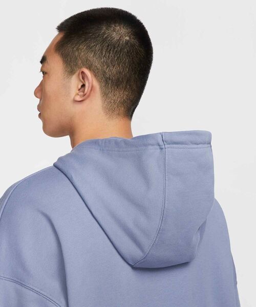 NIKE(ナイキ)の「ナイキ クラブ フリース メンズ オーバーサイズド フレンチ テリー プルオーバー パーカー / Nike Club Fleece Men's Oversized French Terry Pullover Hoodie HJ1817-499 World Indigo(パーカー・メンズ・ブルー系その他2・M/L/XL/2XL/S)」の6枚目の写真
