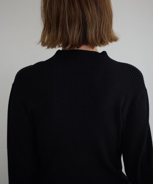 YECCA VECCA(イェッカヴェッカ)の「袖口レイヤードリブニット(ニット/セーター・レディース・チャコールグレー/ブラック/ベージュ/ミント・FREE)」の11枚目の写真