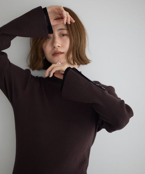 YECCA VECCA(イェッカヴェッカ)の「袖口レイヤードリブニット(ニット/セーター・レディース・チャコールグレー/ブラック/ベージュ/ミント・FREE)」の12枚目の写真