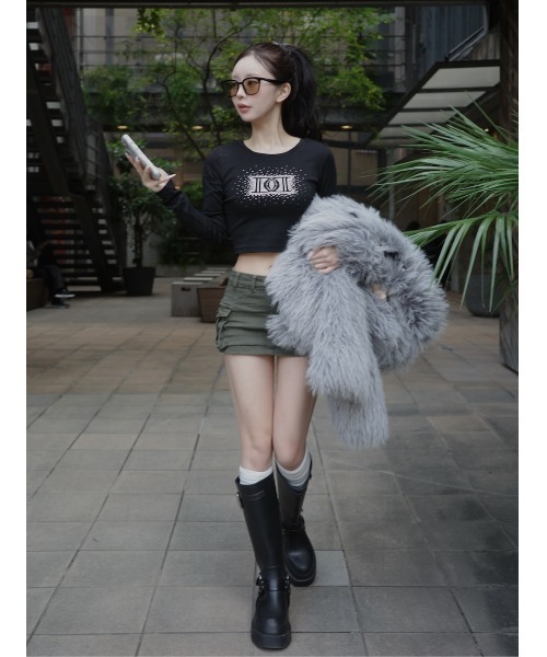 Darich（ダーリッチ）の「シャイニーDDロゴコンパクトロングTシャツ（Tシャツ/カットソー・レディース・ホワイト/グレー/ブラック・FREE）」の6枚目の写真