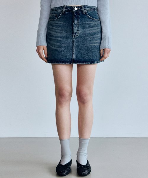 NICK&NICOLE(ニックアンドニコール)の「WASHING DENIM MINI SKIRT_BLUE(スカート・レディース・その他・MEDIUM/SMALL/LARGE)」の1枚目の写真