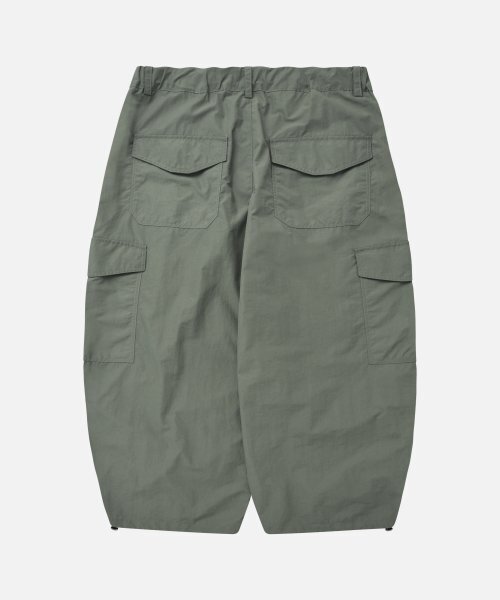 FRIZMWORKS(フリズムワークス)の「NYLON CARGO BALLOON PANTS _ OLIVE(その他パンツ・メンズ・その他・MEDIUM/LARGE/X-LARGE/SMALL)」の2枚目の写真