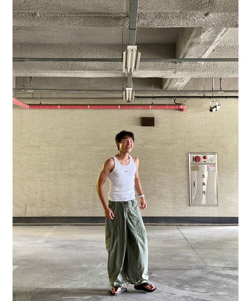 FRIZMWORKS(フリズムワークス)の「NYLON CARGO BALLOON PANTS _ OLIVE(その他パンツ・メンズ・その他・MEDIUM/LARGE/X-LARGE/SMALL)」の4枚目の写真