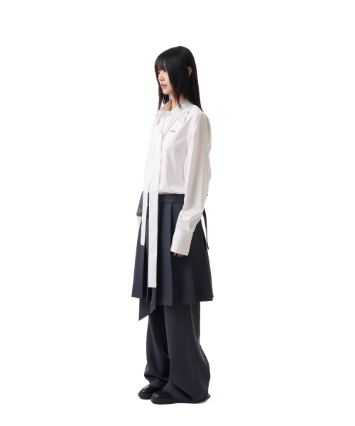 IUGAMAKARAS(イウガマカラス)の「Belted Bag Pleats Midi Skirt (Dark Gray)(スカート・レディース・その他・2/1)」の5枚目の写真
